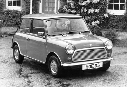 MINI تحتفل بعيدها الـ53 